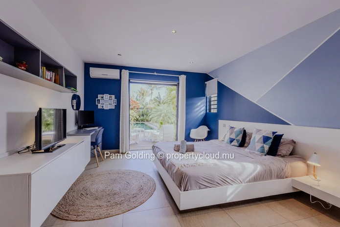 4-Bedroom Villa in Grand Baie - Elegant and Secure Living 