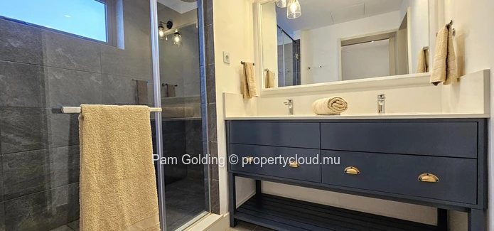 Vivez le style de vie de la Côte Nord dans un grand appartement de 2 chambres