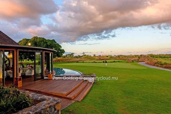 3-Bedroom en suite Penthouse with Private Pool on the Terrace – Mont Choisy Golf & Beach Estate, Grand Baie