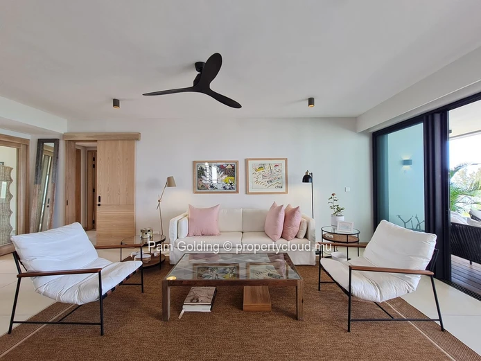 Penthouse 3 chambres à vendre à Pointe aux Canonniers. Architecture contemporaine, vues mer & rooftop avec piscine
