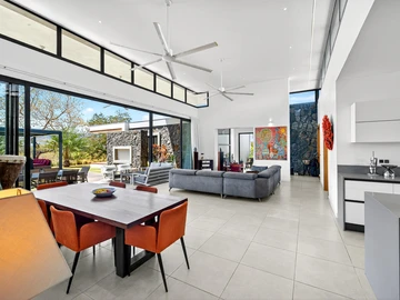 5 Bedroom Villa