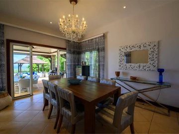 5 Bedroom Villa