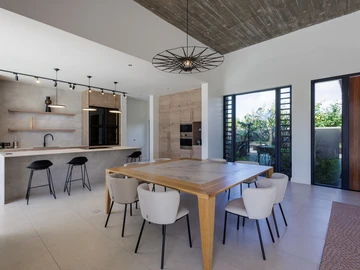 4 Bedroom Villa
