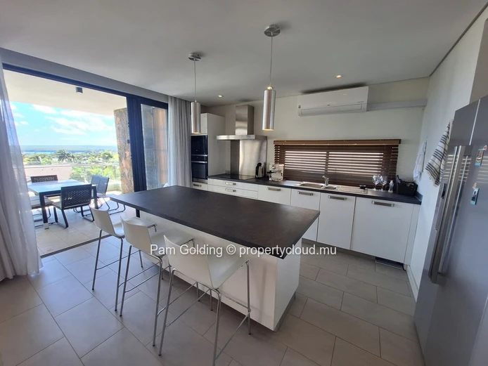Appartement de 3 chambres en suite avec jardin et vue sur l’océan à Tamarin – Côte ouest de l’île Maurice